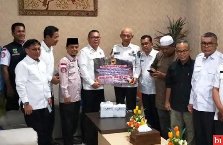 Pemkab Tanah Datar Kembali Salurkan Bantuan Bagi Warga Terdampak Banjir Bandang di...