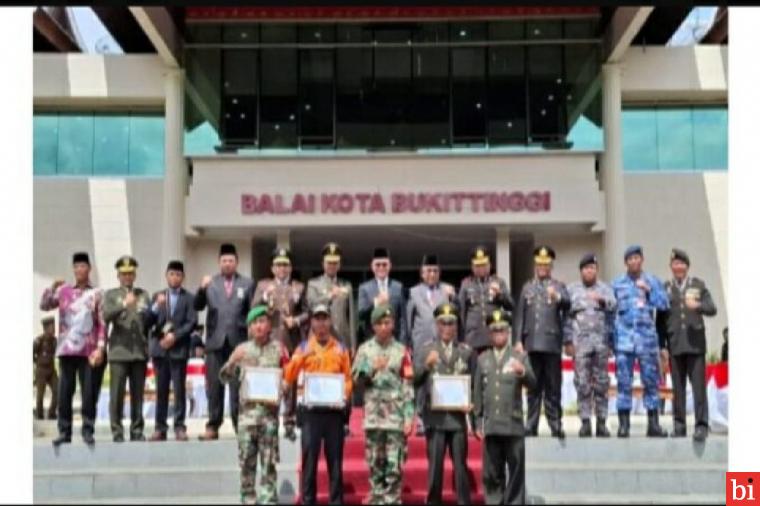 Pemko Bukittinggi Bersama Kodim 0304/Agam Gelar Upacara HUT TNI ke-79