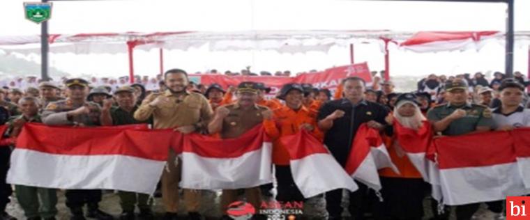 Pemko Padang Panjang Sukseskan Gerakan Nasional Pembagian 10 Juta Bendera Merah Putih