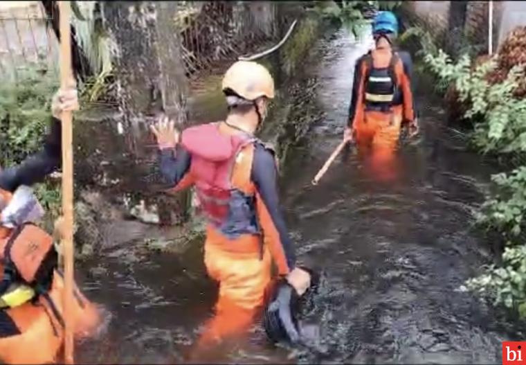 Pencarian Balita 3 Tahun Diduga Hanyut di Selokan di Dadok Tunggul Hitam Kota Padang...