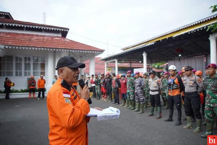 Pencarian Korban Hilang Banjir Bandang Tanah Datar Terus Dilanjutkan