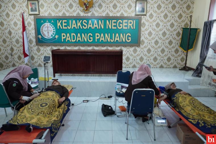 Peringati Hari Bhakti Adhyaksa, Kejari Gelar Donor Darah