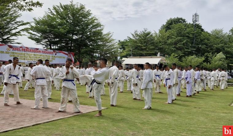 Personel Polda Sumbar Gelar Latihan Bela Diri Polri, Kabid Humas: Meningkatkan Kesiapan...