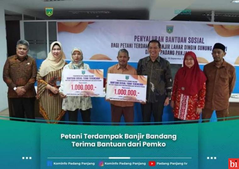 Petani Terdampak Banjir Bandang Terima Bantuan dari Pemko