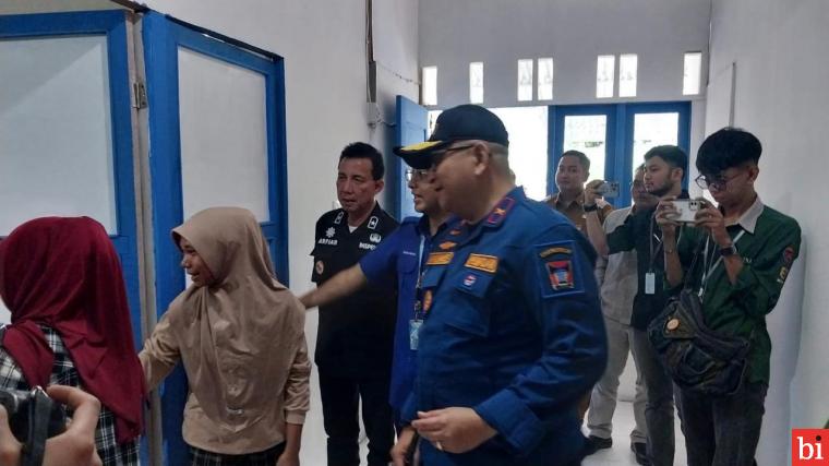 Pj Wako Padang Resmikan Rumah ke-12 yang Tuntas Dibedah Perumda AM Padang