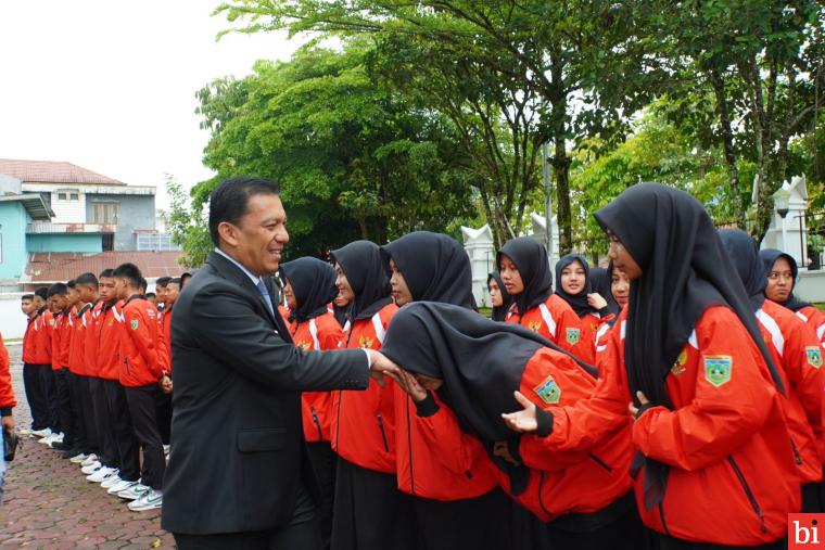 Pj Wako Sonny Lepas Keberangkatan Rombongan Paskibraka Studi Komparatif ke Jakarta