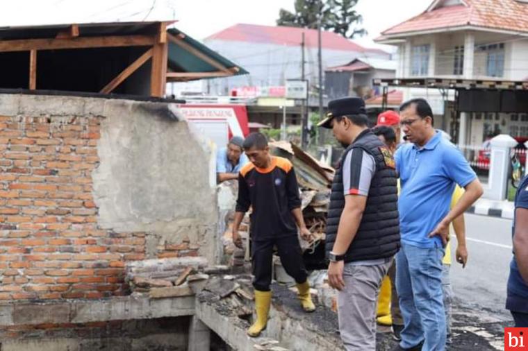 Pj Wako Sonny Pimpin Goro Pembersihan Puing Kebakaran di Gumala