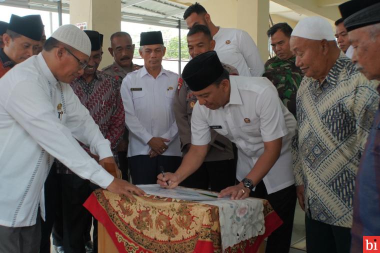 Pj Wako Sonny Resmikan Beberapa Fasilitas Baru di Masjid Nurul Iman Silaing Atas