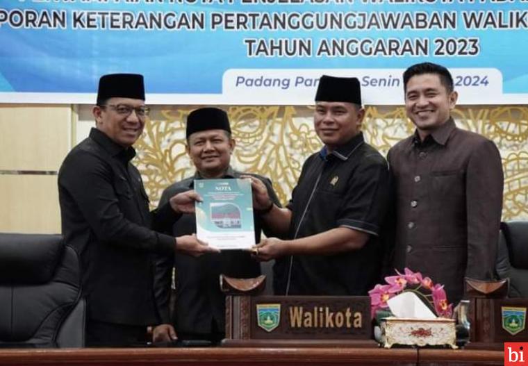 Pj Wako Sonny Sampaikan Nota Penjelasan Wali Kota Atas LKPj 2023