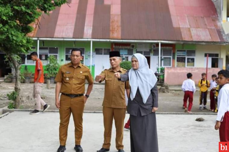 Pj Wako Sonny Tinjau Kondisi SDN Komplek Tanah Lapang