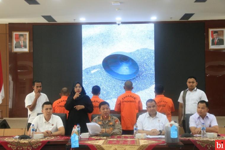 Polda Sumbar ungkap Kasus Penyalahgunaan BBM Bersubsidi dan Illegal Logging