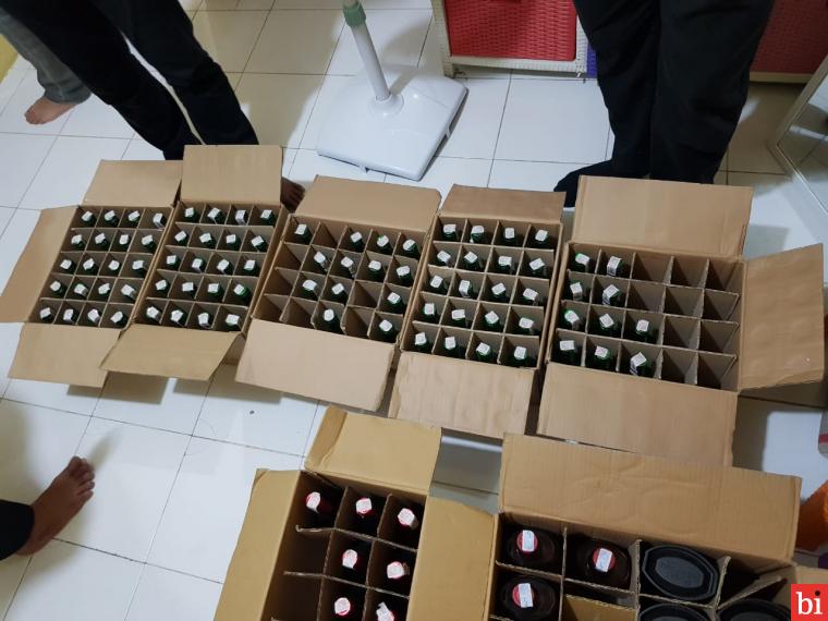 Polda Sumbar Ungkap Perdagangan Minuman Beralkohol tanpa Izin