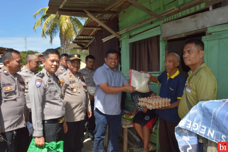 Polsek Nanggalo dan LPM Kampung Lapai Bagi Paket Sembako untuk Masyarakat Kurang Mampu