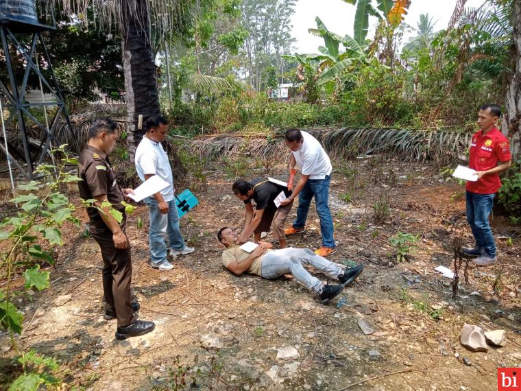 Polsek Sungai Rumbai Dharmasraya Gelar Rekonstruksi Kasus Pembunuhan