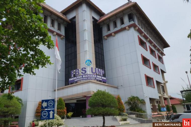 Prof. Dr. Fuji Astuti, M.Hum., Jadi Guru Besar Kedua di Jurusan Sendratasik FBS UNP