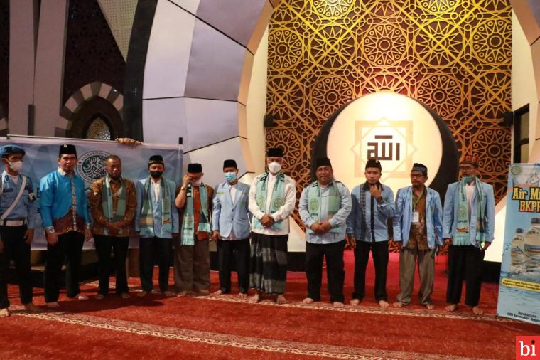 Program Pemuda Kembali ke Surau dan Air Mineral BKPRMI Diluncurkan, Mahyeldi : Wajib...