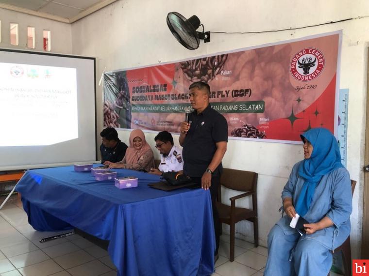 PT Semen Padang Gelar Sosialisasi Budidaya Maggot di Kelurahan Rawang