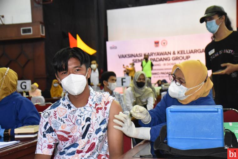 PT Semen Padang Kembali Gelar Vaksinasi Gelombang Ketiga untuk Keluarga Karyawan