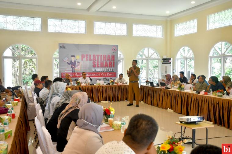 PT Semen Padang Latih Vendor Lokal Strategi  Efektif Peroleh Izin Bisnis