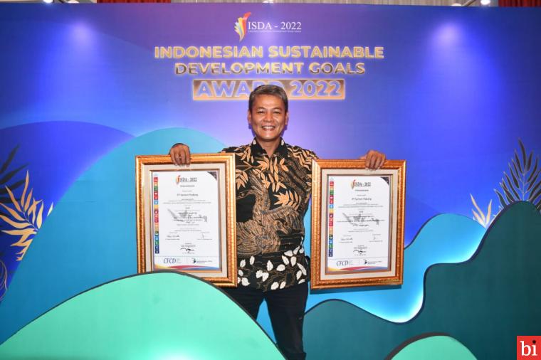 PT Semen Padang Raih 2 Penghargaan Bergengsi Indonesia SDGs Award 2022