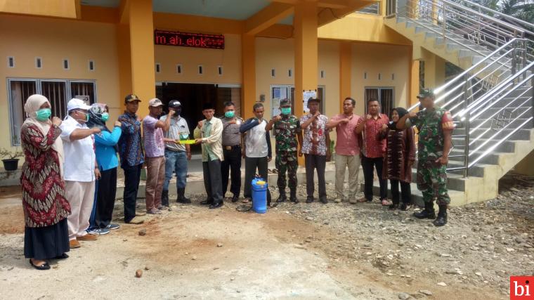 Putus Rantai Penyebaran Covid-19, Nagari Sungai Langkok Dharmasraya Lakukan Penyemprotan...