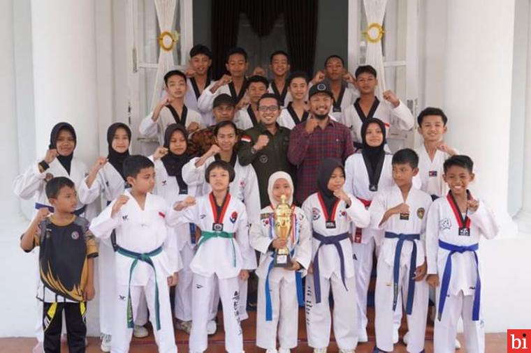 Raih Prestasi Membanggakan, Bupati Eka Putra Jamu Atlet Taekwondo Tanah Datar