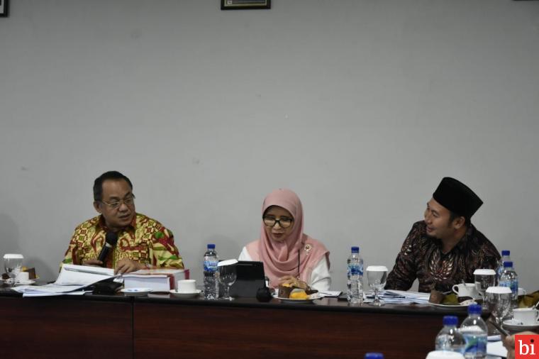 Raker Pembahasan KUA-PPAS, Komisi III DPRD Sumbar Optimis Deviden BUMD Meningkat di Tahun...