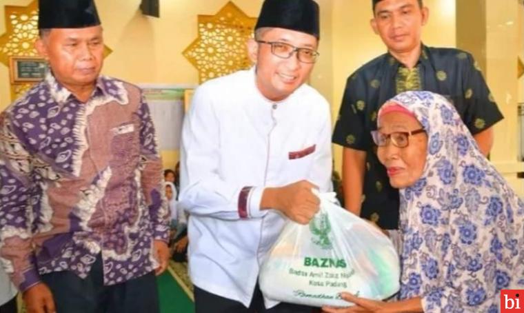 Ramadan Berbagi, Pemko Padang Salurkan 710 Paket Sembako untuk Warga Lubeg