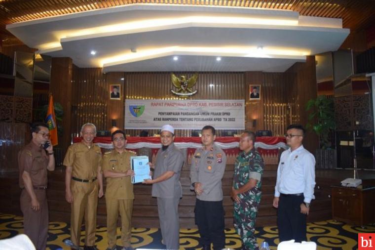 Rapat Paripurna DPRD Pesisir Selatan Bahas Ranperda Perubahan ABPD Tahun 2022