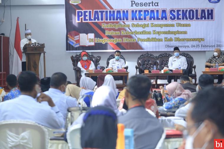 Ratusan Kepala Sekolah di Dharmasraya Diberi Pelatihan Kepemimpinan