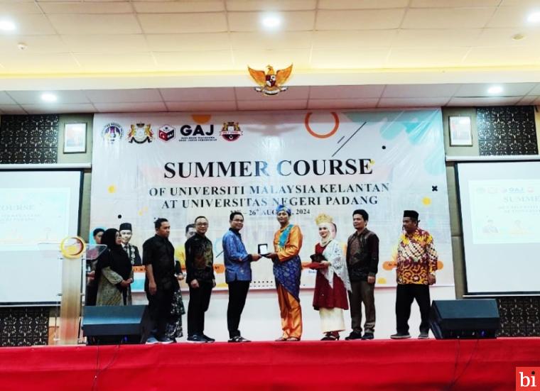 Rektor UNP Tutup Kegiatan Summer Course Pelajar Universiti Malaysia Kelantan