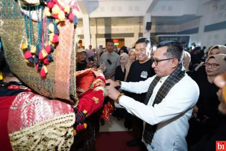 Reuni Akbar SMP N 2 Batusangkar, Bupati Eka Putra Sampaikan Apresiasi dan Dukungan
