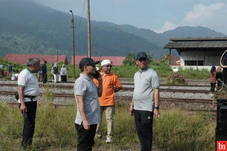 Sambut Galanggang Arang, Jajaran Pemko Goro Bersihkan Stasiun Kereta Api