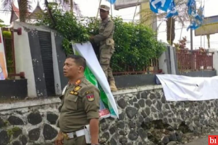 Satpol PP Kota Bukittinggi Akan Tertibkan Baliho dan Spanduk Caleg Yang Melanggar Perda