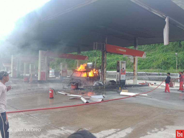 Satu Mobil dan 3 Unit Motor Terbakar di SPBU Lubuk Batu Sijunjung