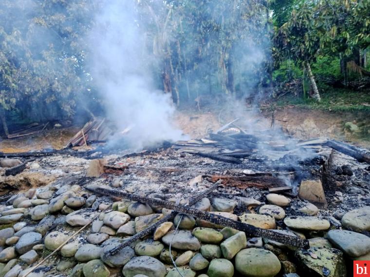 Satu Unit Rumah di Jorong Jambulipo Lubuk Tarok Sijunjung Ludes Terbakar