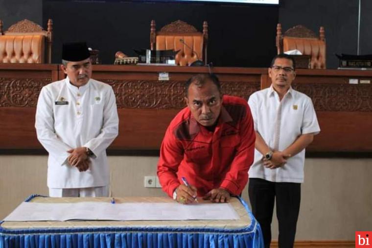 Sekda Bacakan Pendapat Akhir Bupati Soal Perubahan Perda Pembentukan dan Susunan...