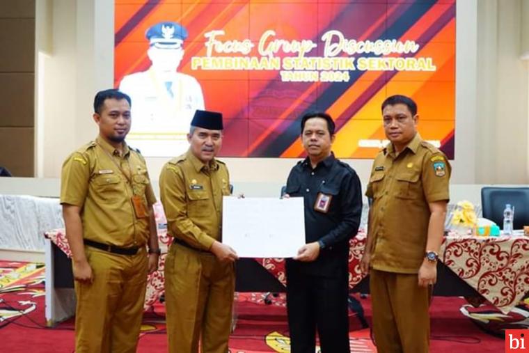 Sekda Dharmasraya Buka FGD Pembinaan Statistik Sektoral 2024: Menjadi Wadah Komunikasi...