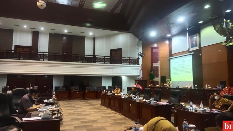 Seluruh Fraksi DPRD Setujui Ranperda Keterbukaan Informasi Publik : Instrumen Penting...