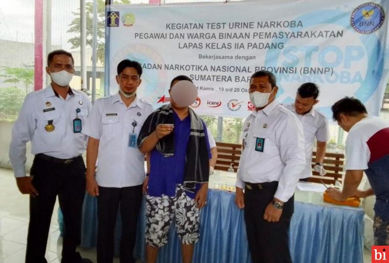 Seluruh Petugas dan WBP Lapas Kelas IIA Padang Lakukan Tes Urine