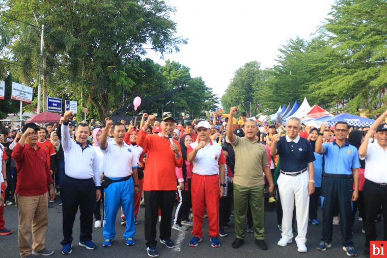 Semarak Hari Bhayangkara ke-77, Polda Sumbar adakan Gerak Jalan Santai