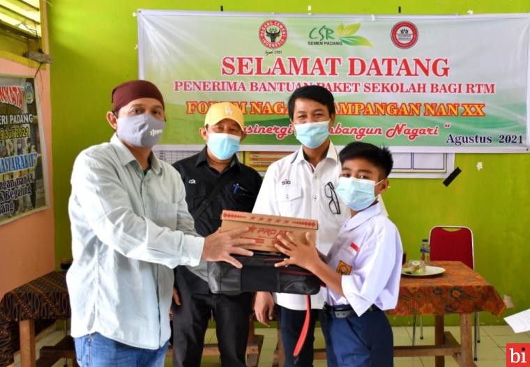 Semen Padang Berikan Bantuan Pendidikan untuk 30 Pelajar di Pampangan