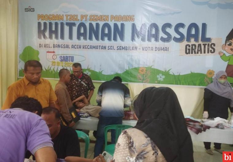 Semen Padang Gelar Khitanan Massal Gratis di Dumai