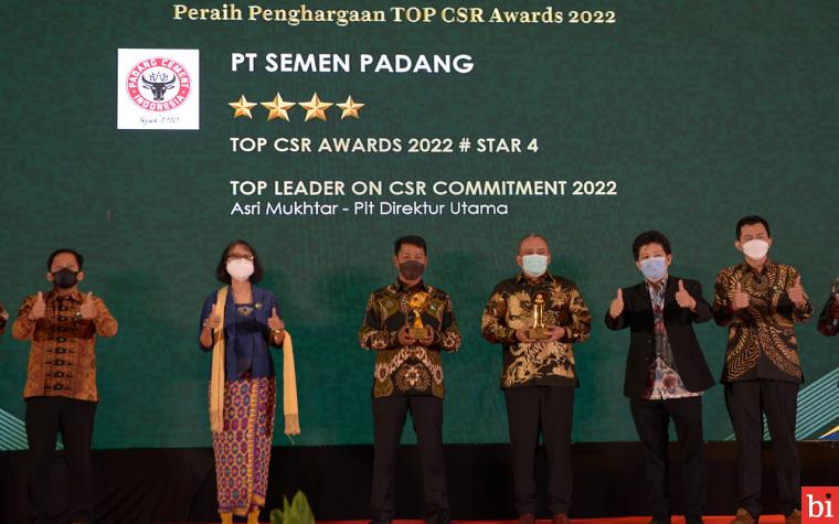 Semen Padang Sabet Dua Penghargaan pada Ajang TOP CSR Awards 2022