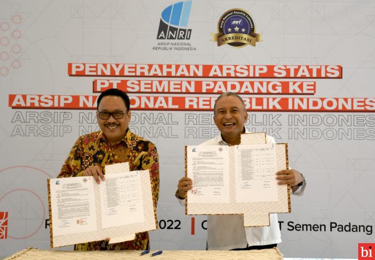 Semen Padang Serahkan 124 Berkas Arsip Statis ke ANRI