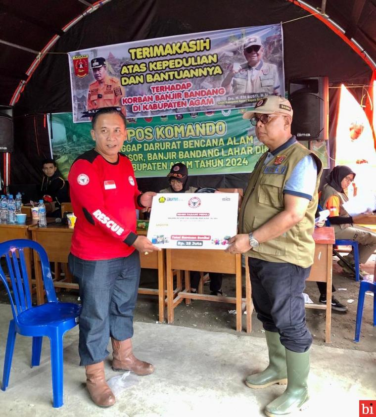 Semen Padang Serahkan Bantuan Logistik ke Korban Banjir Bandang di Agam