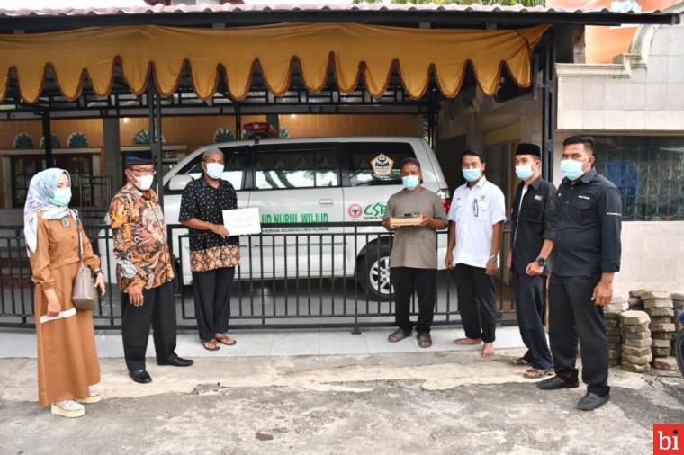 Semen Padang Serahkan Bantuan Mobil Ambulance untuk Masyarakat Baringin