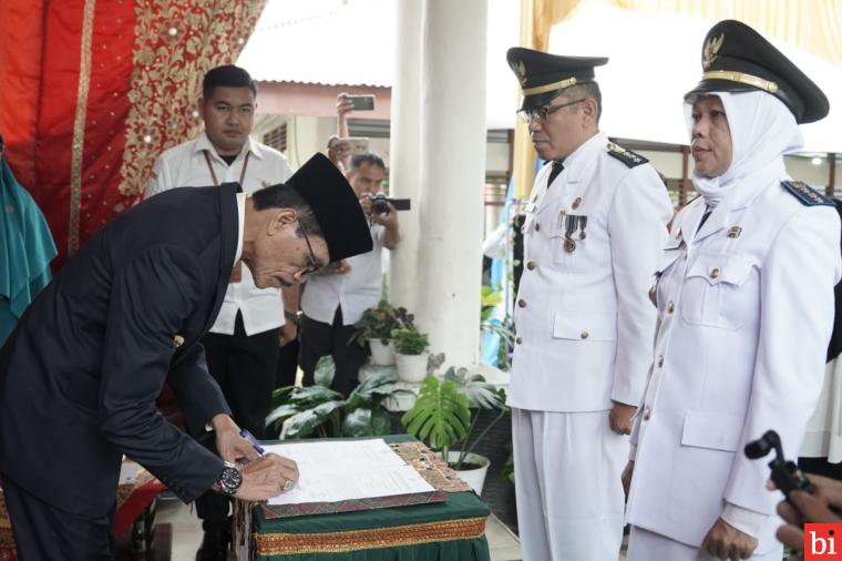 Sertijab Camat SIMONA, Bupati : Camat Harus Bersinergi Dengan Forkopimca dan Nagari