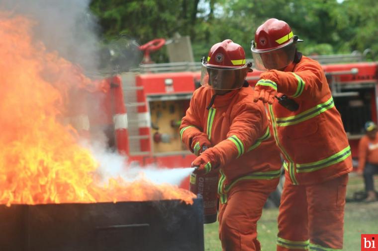 SHE Challenge SIG Tahun 2025, Delapan Tim Bersaing di Fire Ground PT Semen Padang