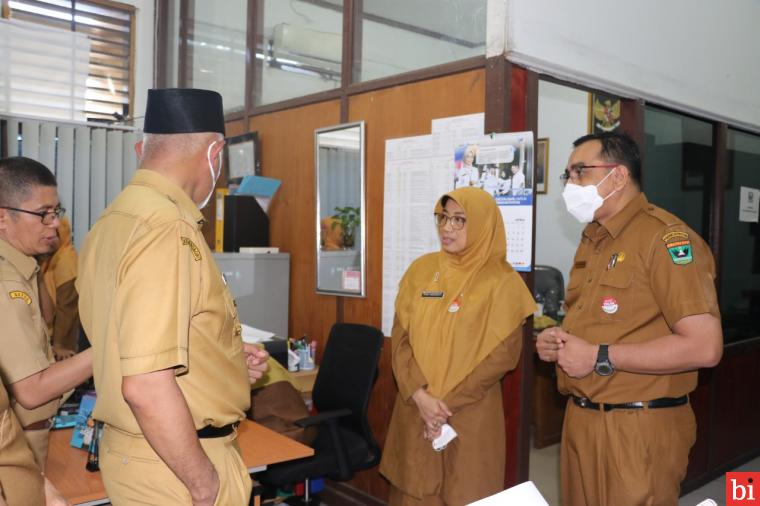 Sidak OPD Usai Cuti Lebaran, Gubernur Mahyeldi Temukan 8 ASN Tanpa Keterangan